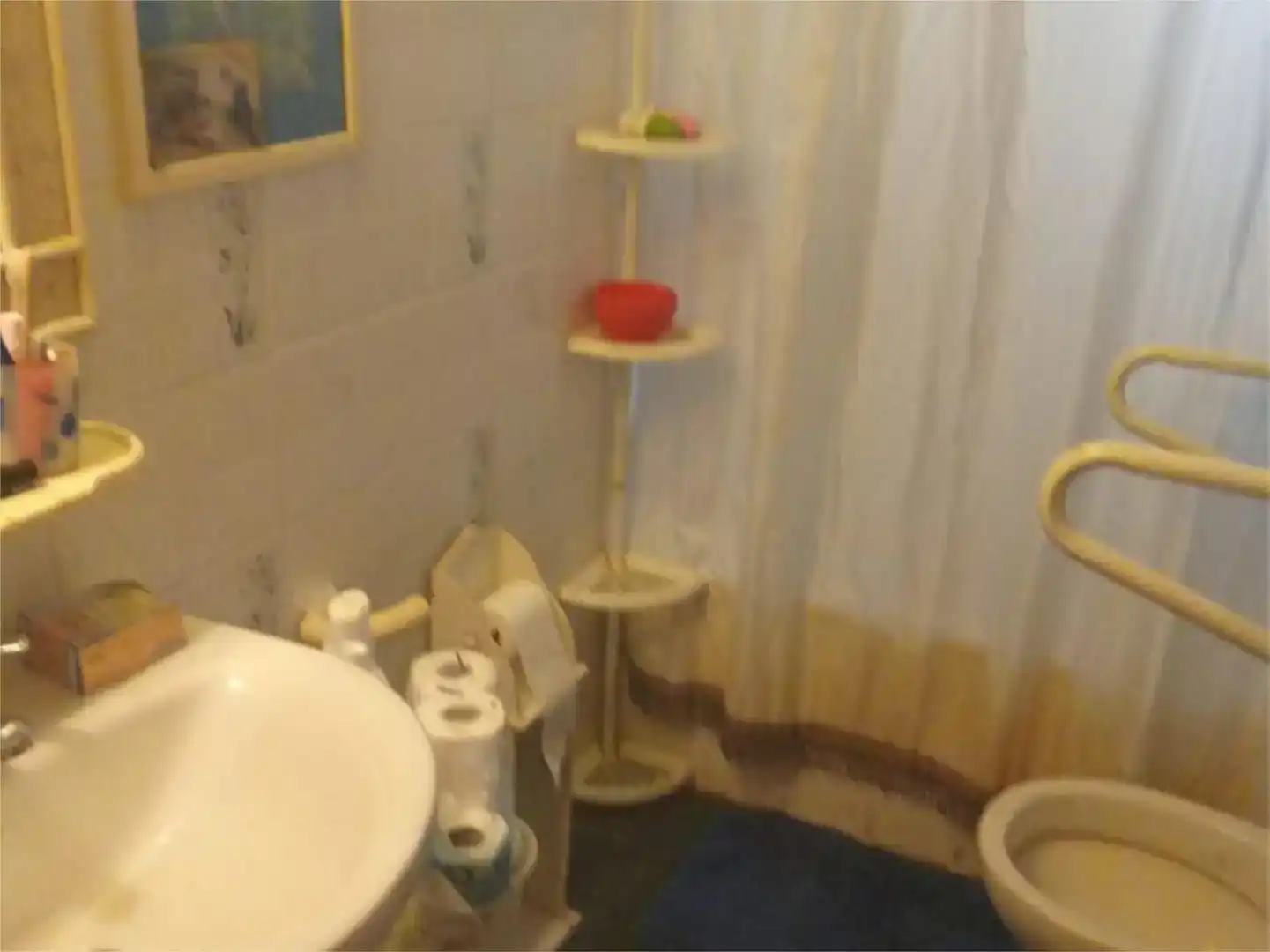 Baño de Piso para compartir en Reus con Amueblado, Lavadora y TV