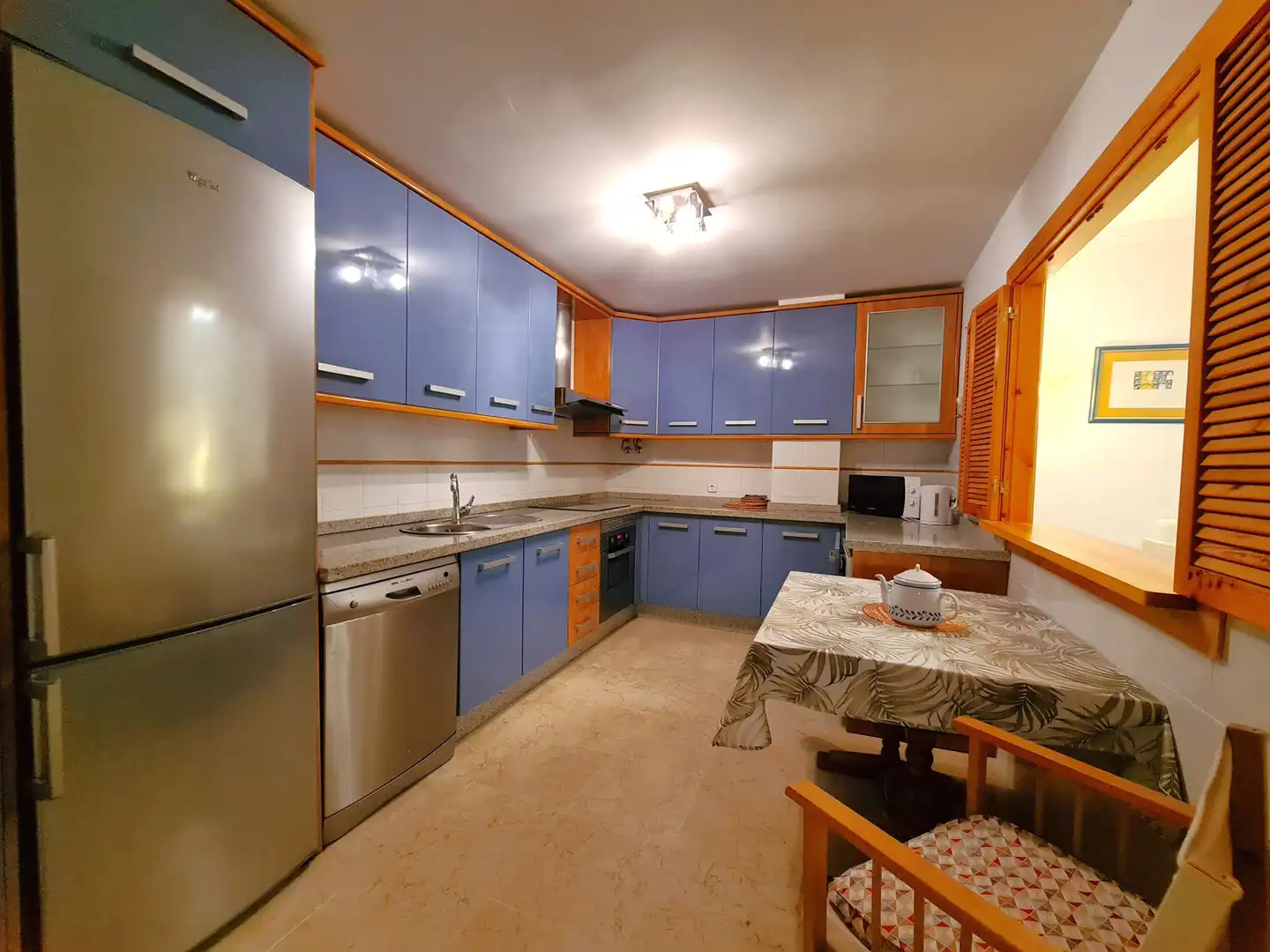 Cuina de Apartament en venda en Sotogrande amb Jardí privat, Terrassa i Moblat