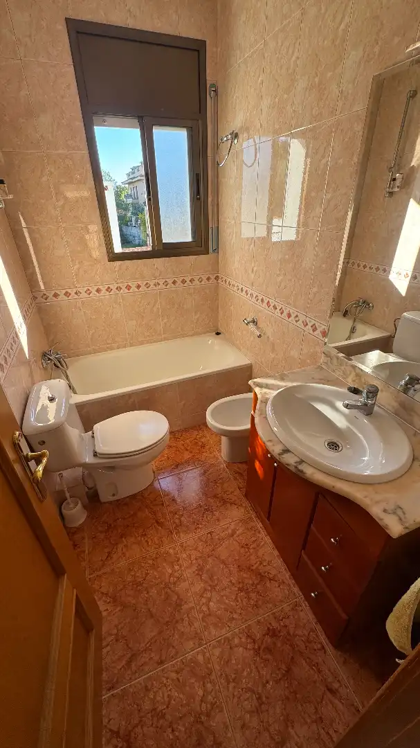 Baño de Casa o chalet en venta en Torredembarra con Aire acondicionado, Calefacción y Jardín privado