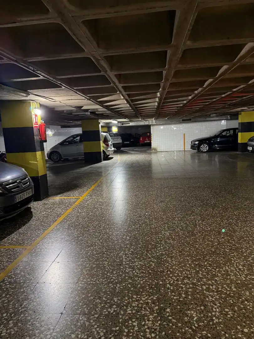 Aparcament de Pis de lloguer en Elche / Elx amb Aire condicionat, Calefacció i Moblat