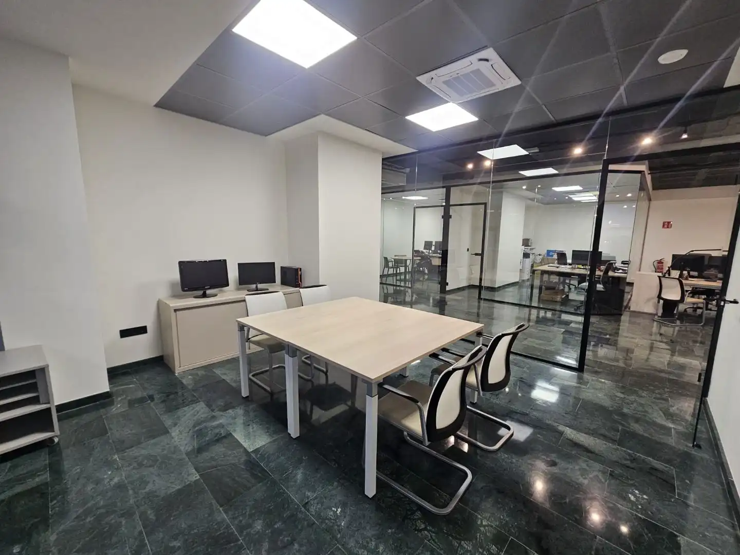 Oficina de lloguer en Ponent