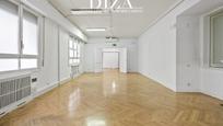 Planta baja for sale in  Madrid Capital  with Air Conditioner, Heating and Storage room