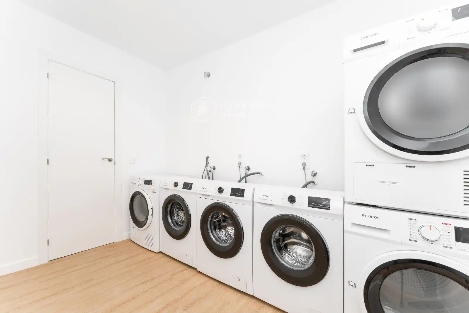 Schlafzimmer von Wohnung zur Miete in Barcelona mit Klimaanlage, Parkett und Möbliert