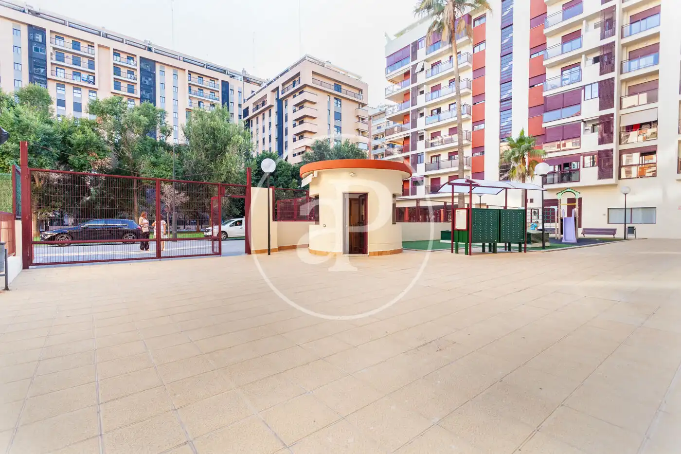 Aparcament de Pis de lloguer en Valencia amb Aire condicionat, Calefacció i Jardí privat