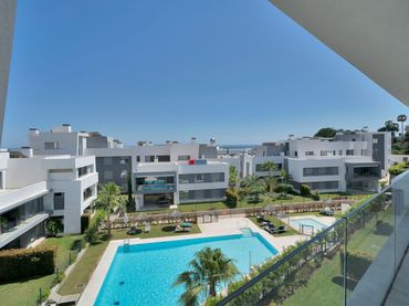 Wohnung mit Pool zum Verkauf in Estepona Pueblo