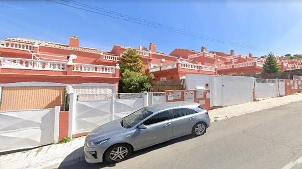 Vista exterior de Casa o xalet en venda en Paracuellos de Jarama amb Terrassa