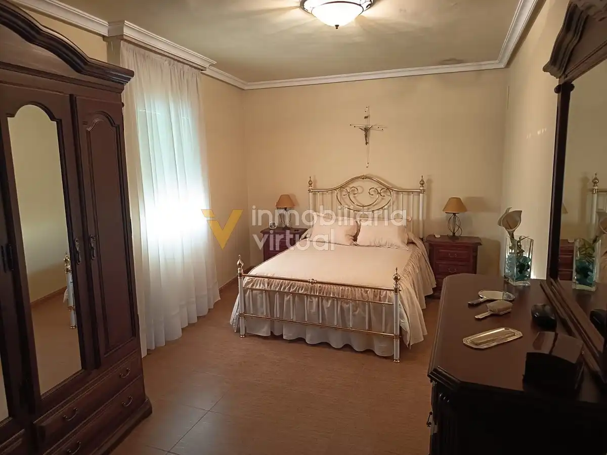 Habitación de Casa o chalet en venta en Lucena con Piscina y Amueblado