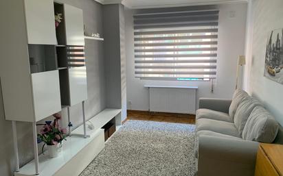 Sala d'estar de Apartament en venda en Oviedo 