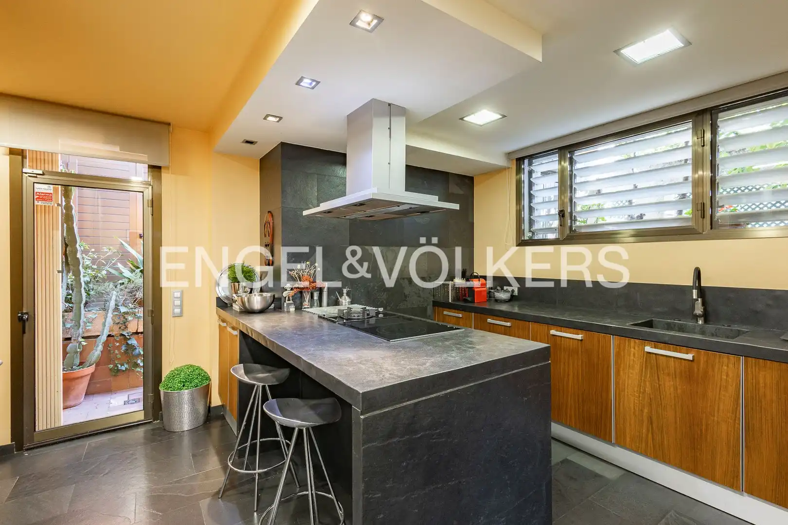 Casa con balcón en venta en La Miranda, imagen 11