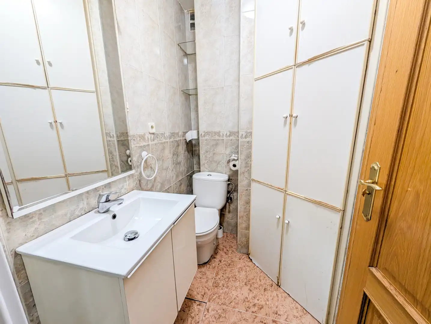 Baño de Piso en venta en Madrid con Calefacción y Amueblado