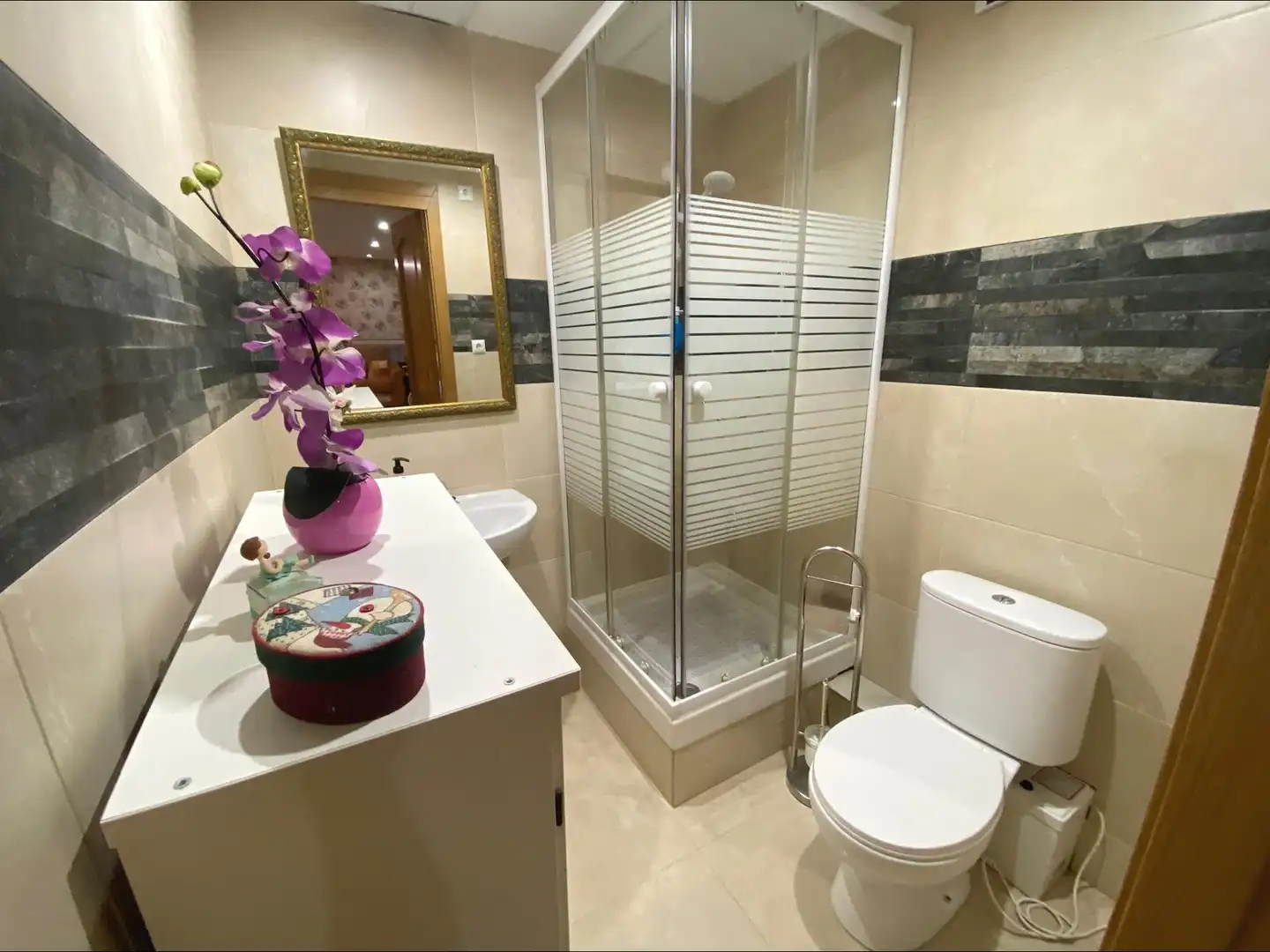 Badezimmer von Haus oder Chalet zum Verkauf in Monforte del Cid mit Klimaanlage, Privatgarten und Terrasse