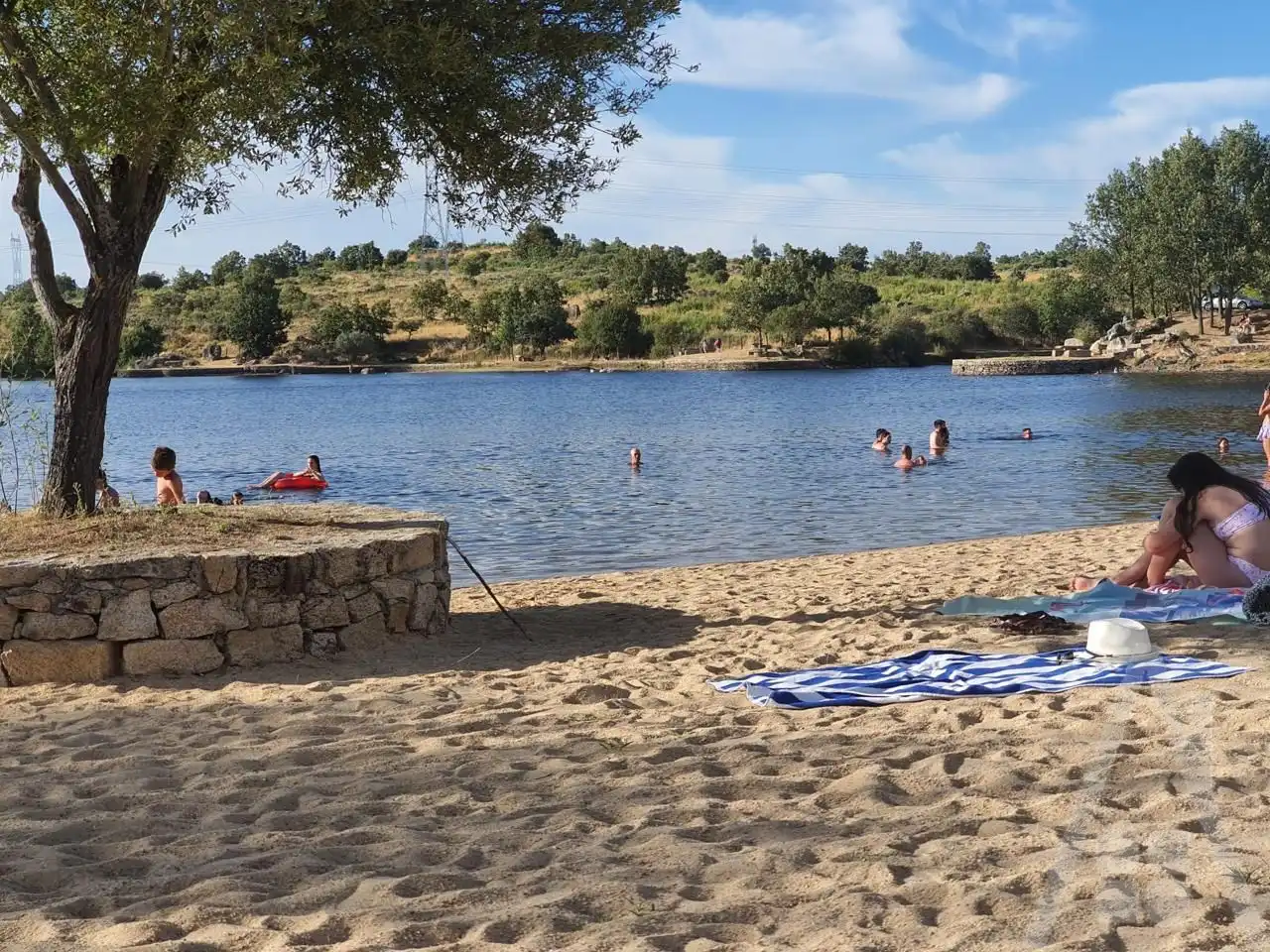 Piscina de Casa o xalet en venda en Mieza amb Calefacció, Jardí privat i Terrassa