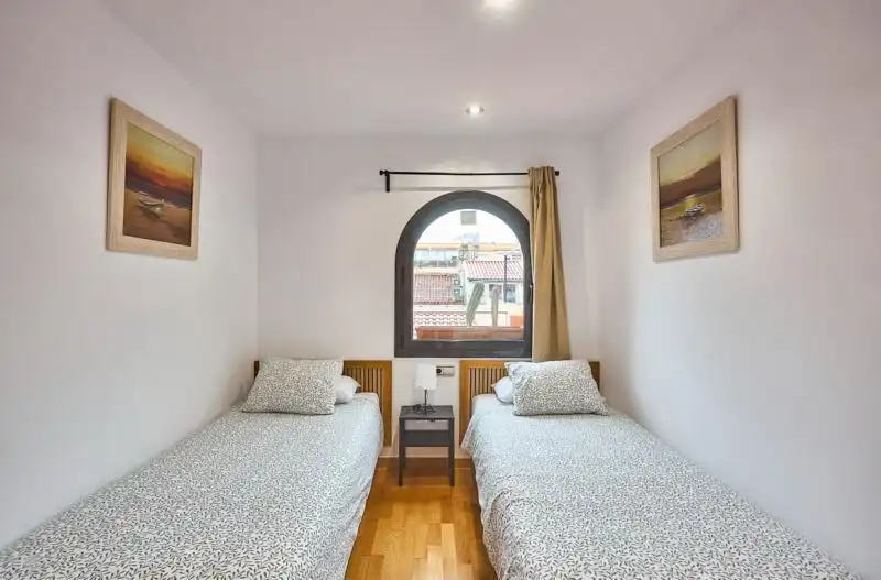 Habitación de Casa adosada en venta en Sant Feliu de Llobregat con Terraza