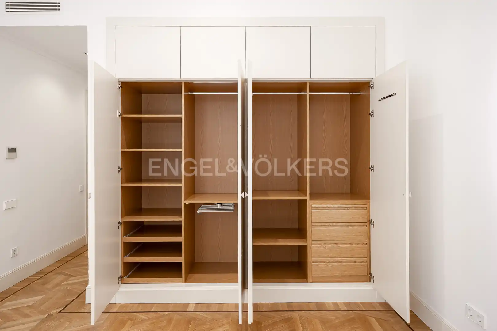 Schlafzimmer von Wohnung zur Miete in Madrid mit Klimaanlage und Heizung