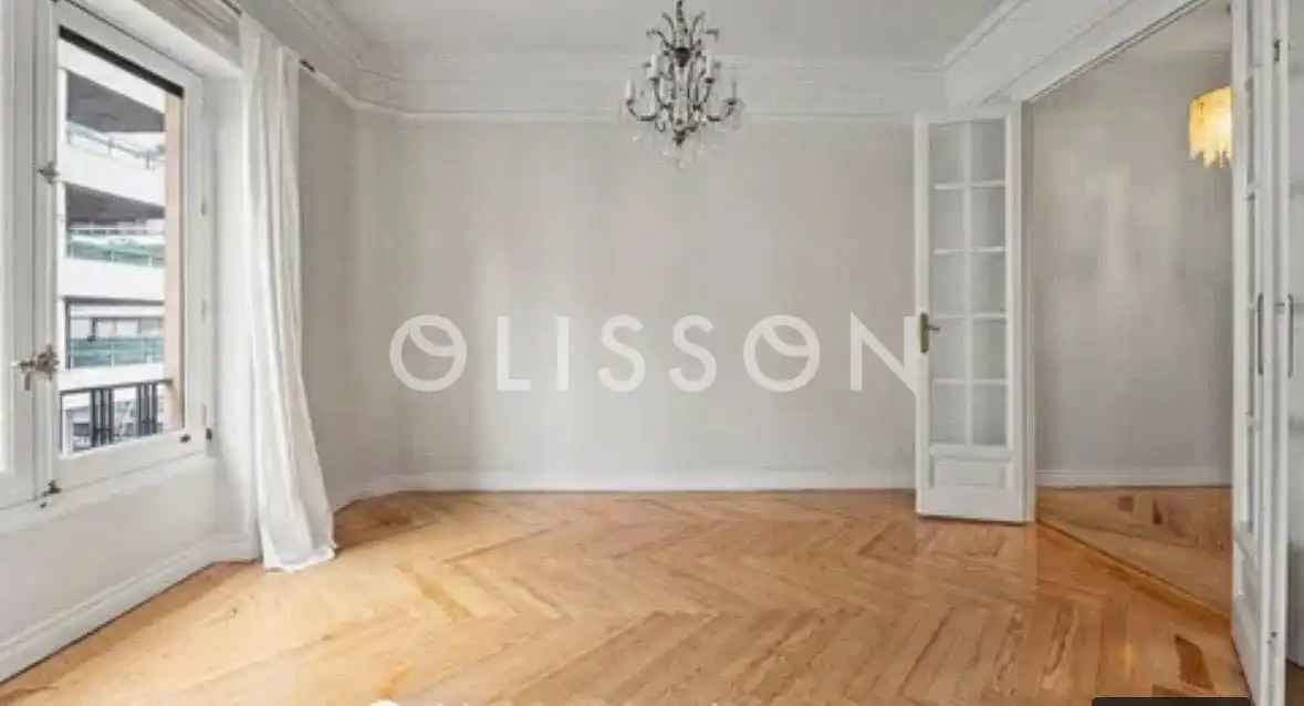 Habitación de Piso en venta en Madrid con Calefacción y Trastero