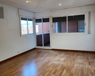 Bedroom of Flat for sale in Cornellà de Llobregat  with Air Conditioner, Parquet flooring and Balcony