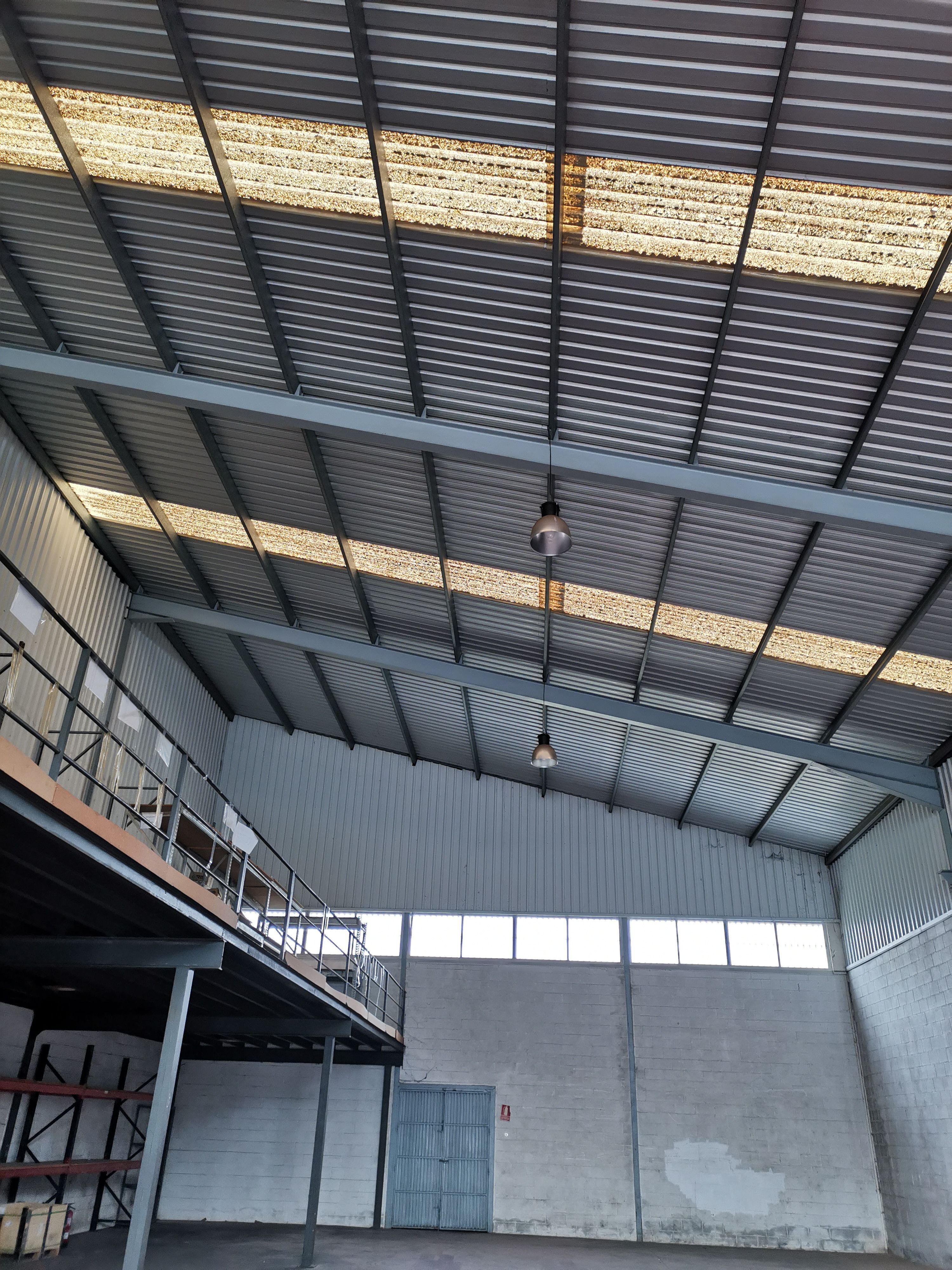 Nau industrial en venda en Valencina de la Concepción
