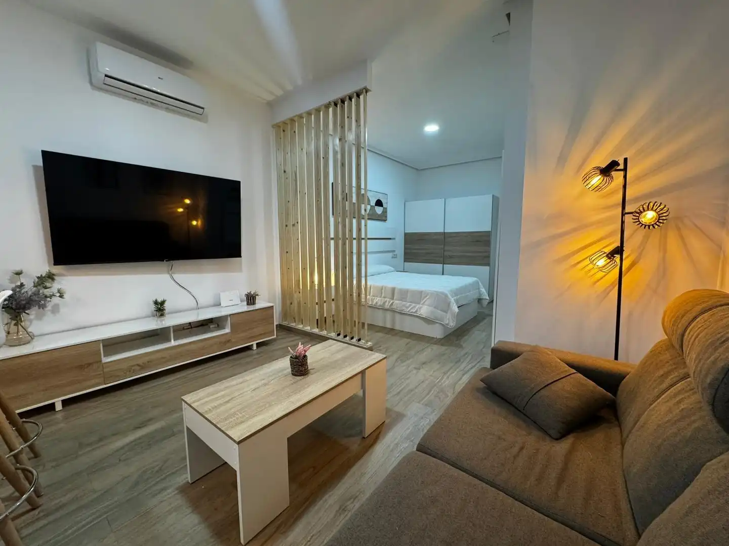 Living room of Flat for rent in Córdoba  with Air Conditioner, Heating and Furnished