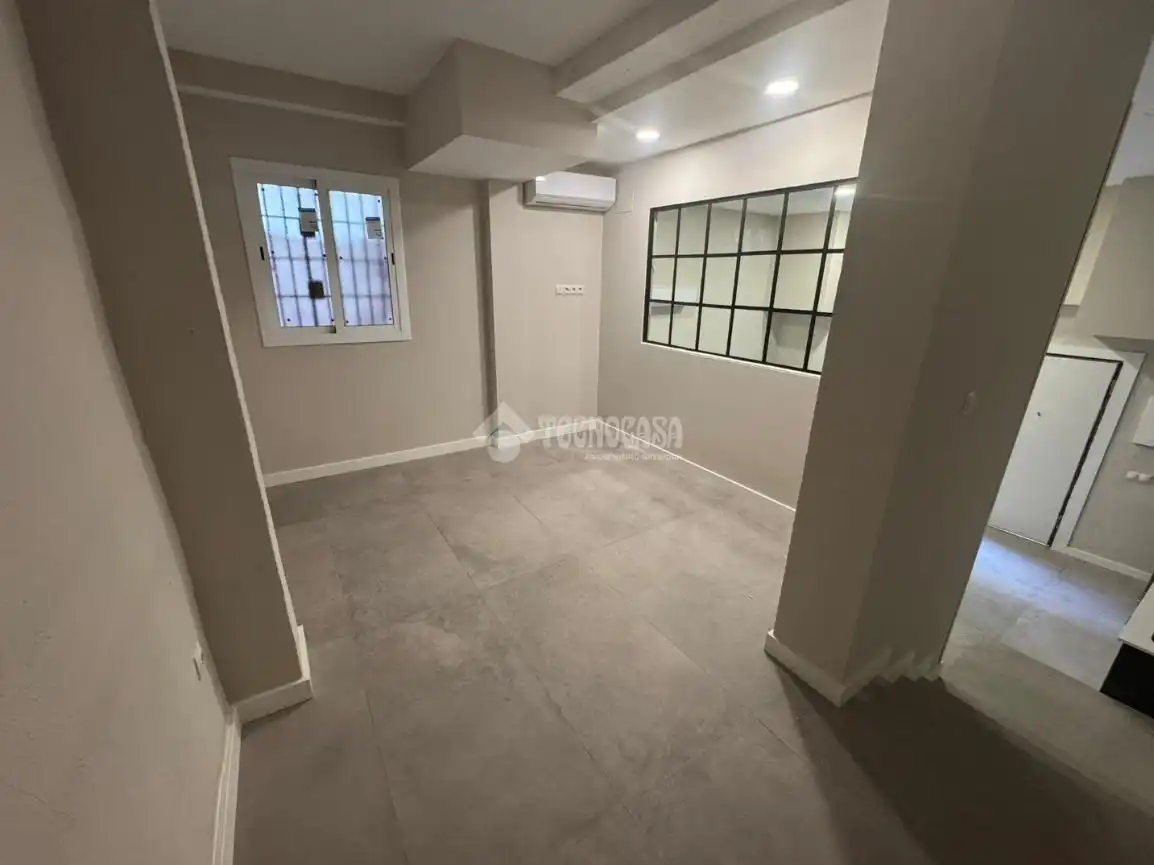 Flat for rent in Sevilla  with Air Conditioner