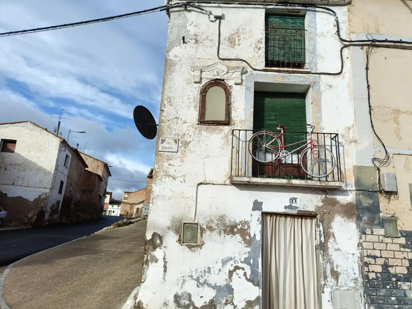 Vista exterior de Finca rústica en venda en Villanueva de Huerva amb Balcó