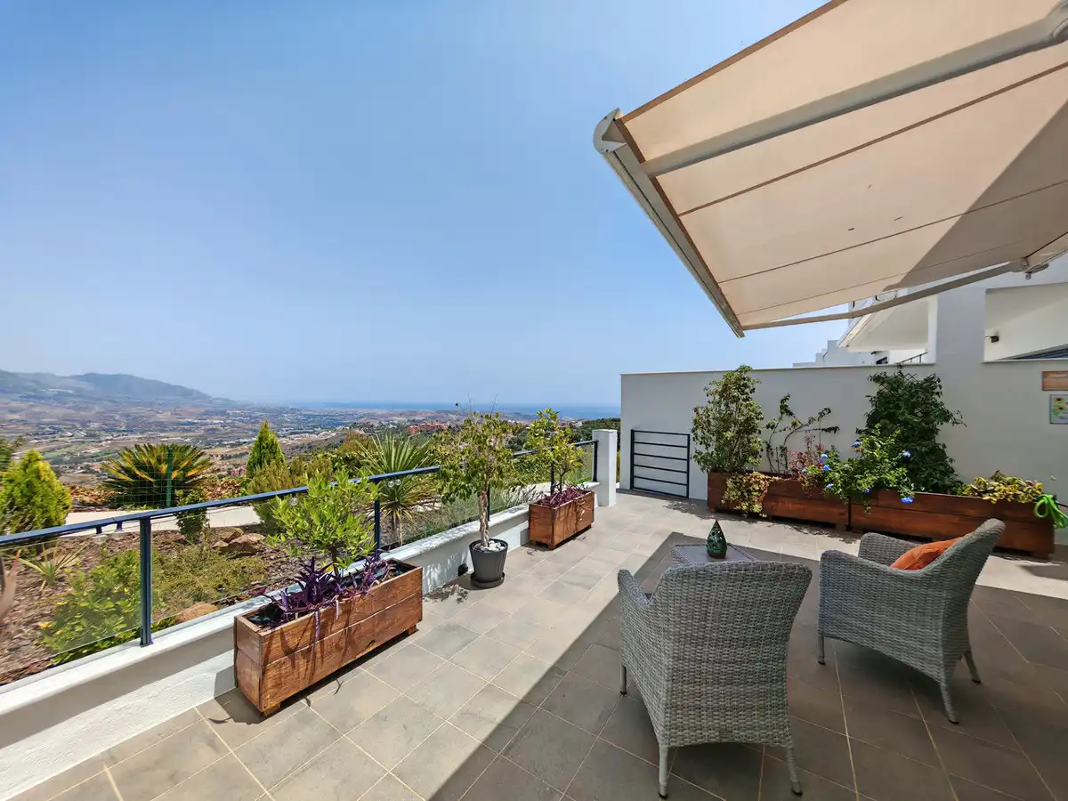 Terraced house for sale in La Mairena