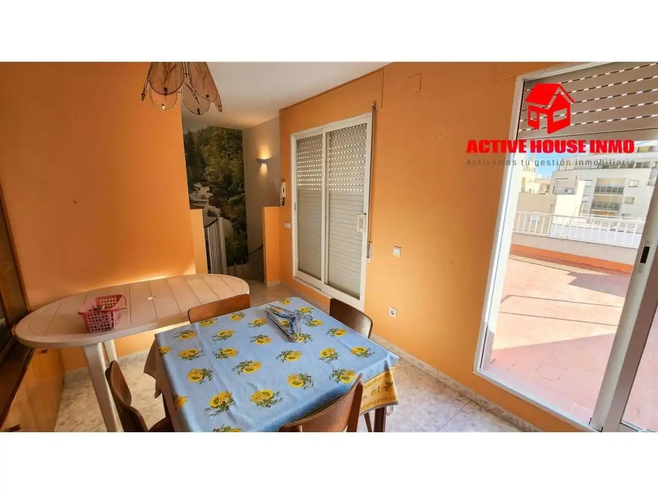 Terrasse von Einfamilien-Reihenhaus zum Verkauf in La Ràpita mit Klimaanlage, Terrasse und Abstellraum