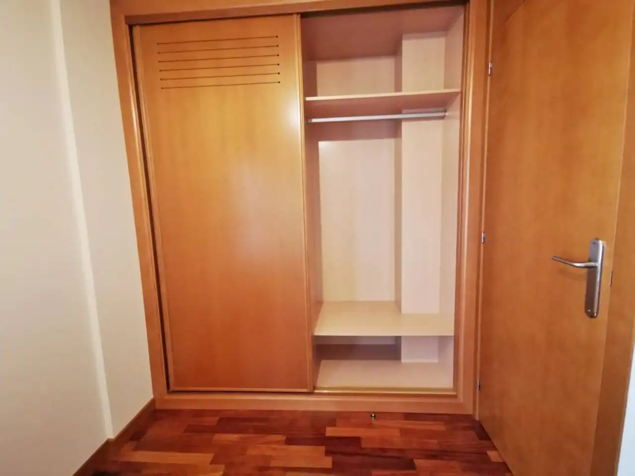 Flat for rent in Calle rosalia de castro, Salvaterra de Miño