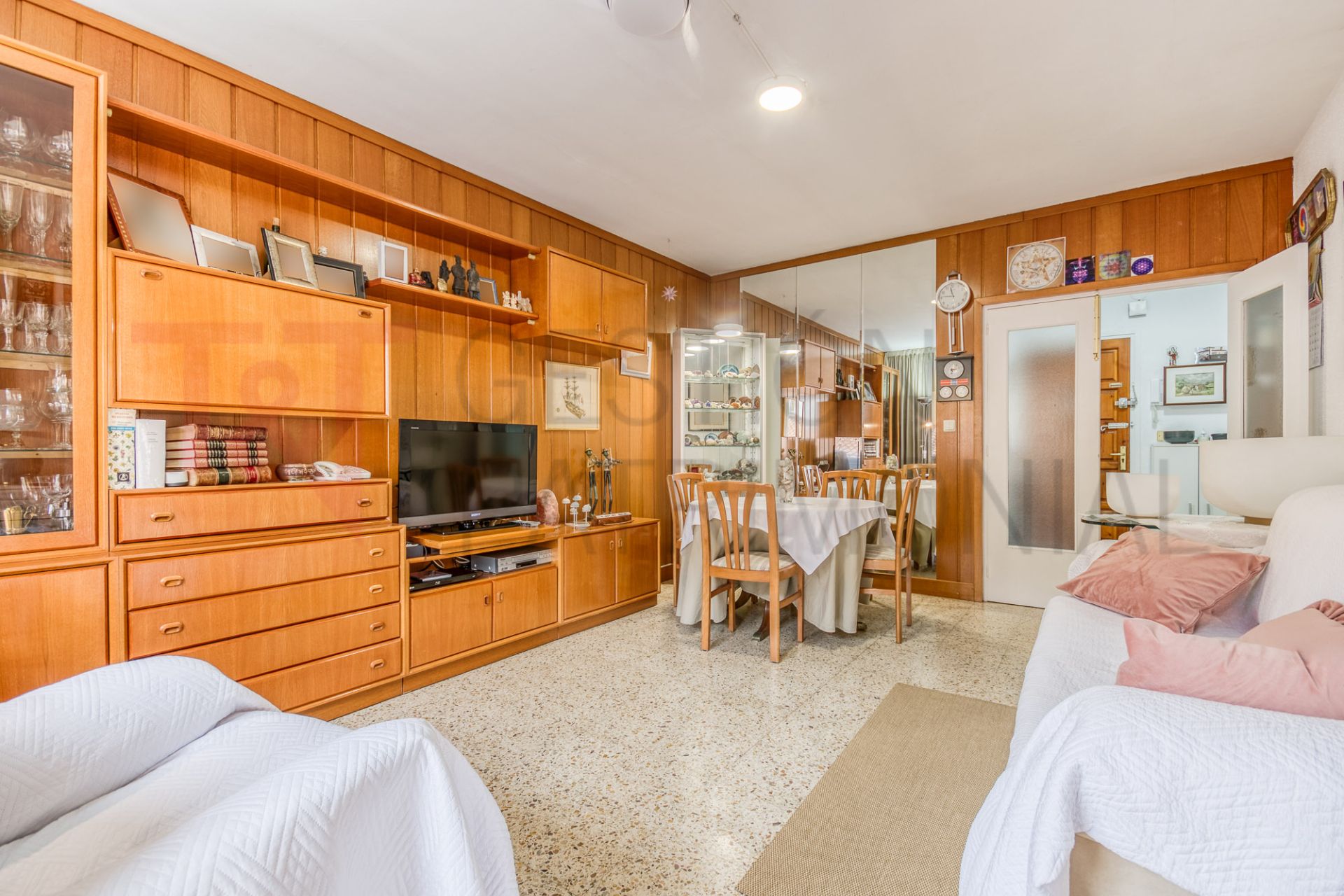 Living room of Flat for sale in Llançà  with Air Conditioner, Heating and Oven