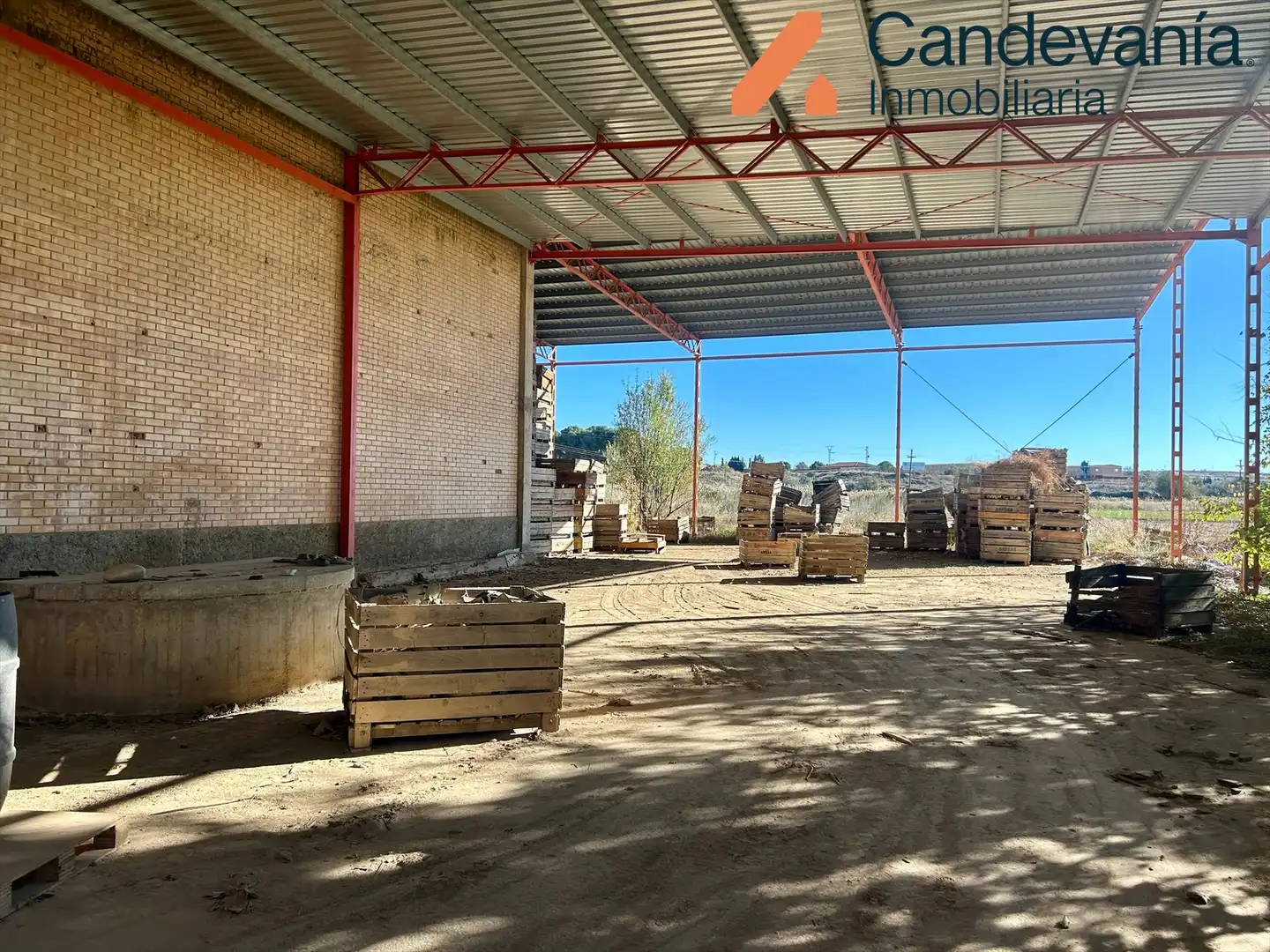 Vista exterior de Nave industrial en venta en Zuera