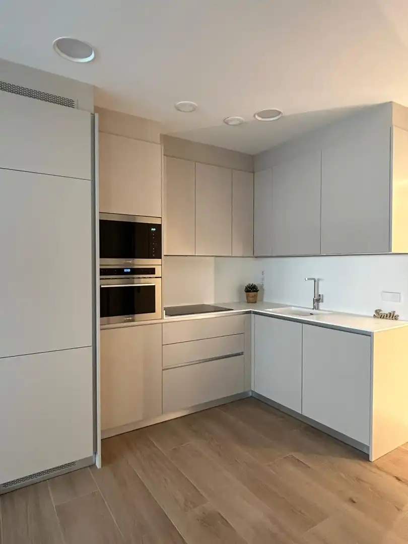 Küche von Wohnung zur Miete in  Pamplona / Iruña mit Klimaanlage, Heizung und Terrasse