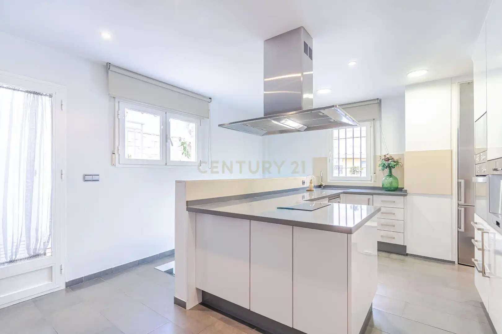 Cuina de Casa adosada en venda en Motril amb Aire condicionat, Forn i Rentadora