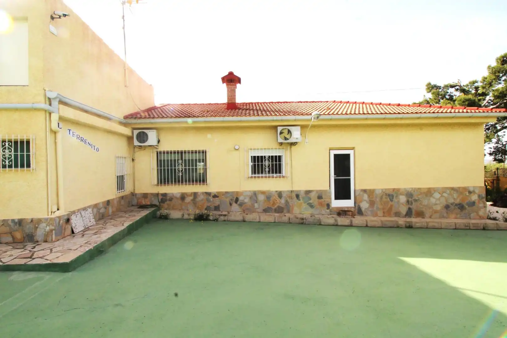 Vista exterior de Casa o chalet en venta en Alicante / Alacant con Aire acondicionado, Terraza y Piscina