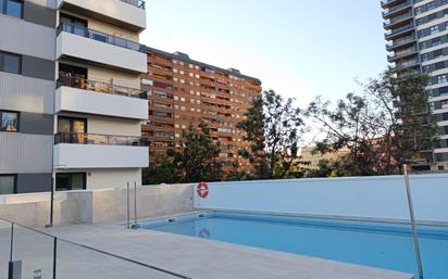 Swimming pool of Flat for sale in  Valencia Capital  with Air Conditioner, Heating and Balcony