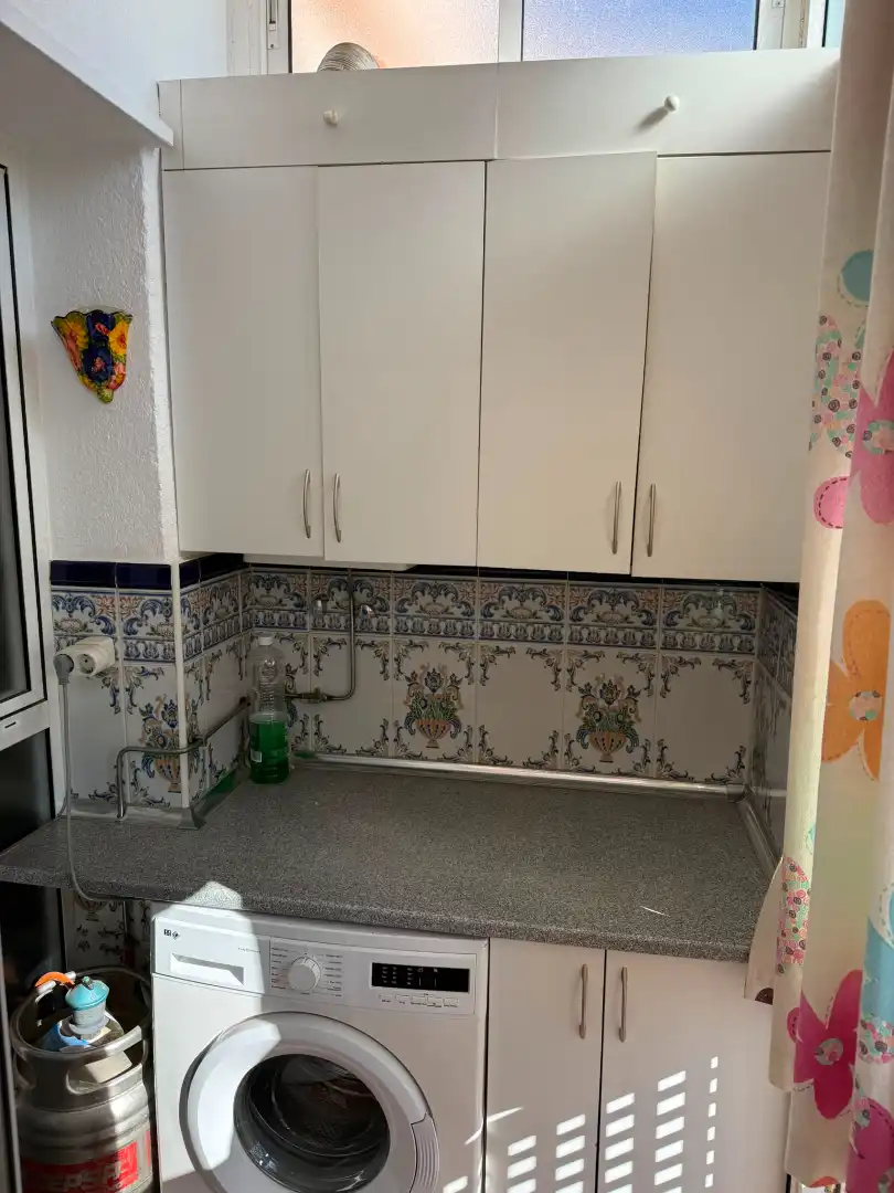 Cocina de Piso en venta en Sevilla con Piscina y Balcón
