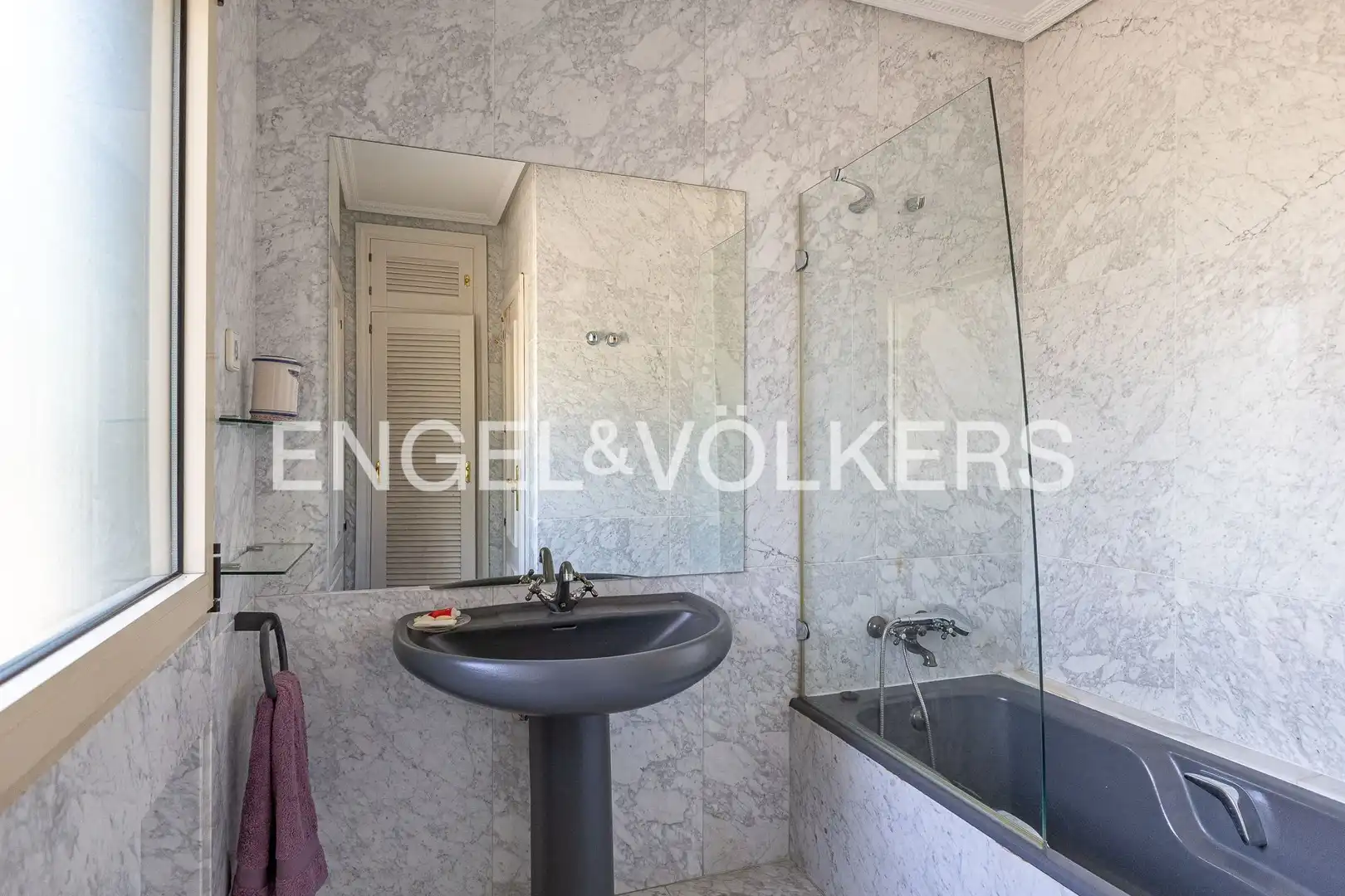 Badezimmer von Country house zur Miete in Alpedrete mit Klimaanlage, Heizung und Privatgarten