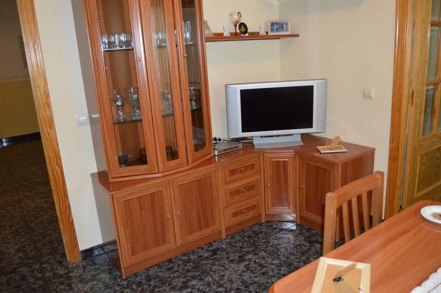 Sala d'estar de Casa o xalet en venda en Torrubia del Campo amb Calefacció, Traster i Moblat