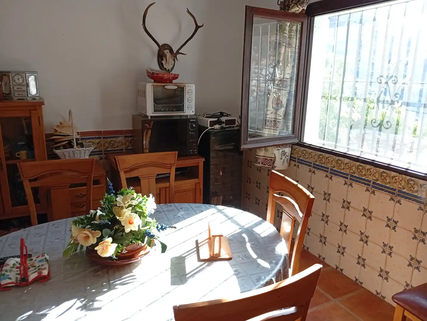 Comedor de Finca rústica en venta en Jete con Terraza, Piscina y Amueblado