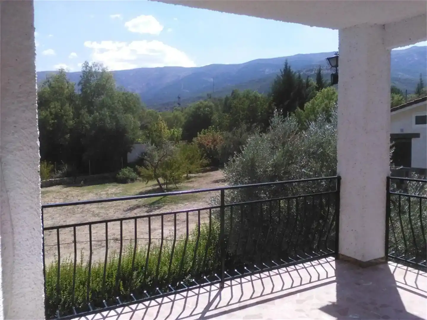 Terraza de Casa o chalet de alquiler en Navaluenga con Jardín privado, Amueblado y Balcón