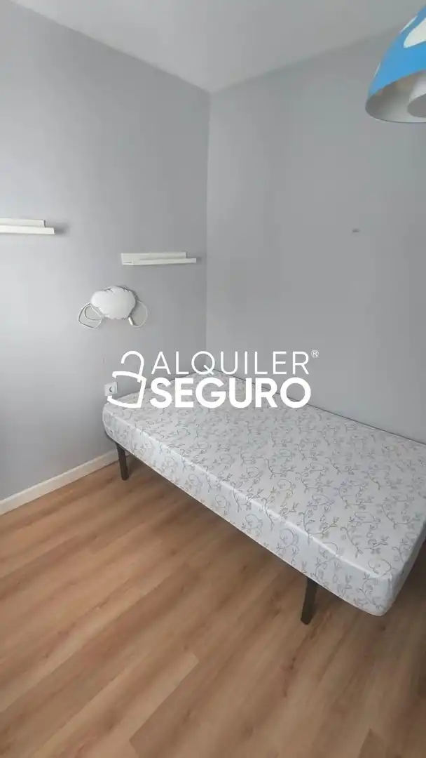 Schlafzimmer von Wohnung zur Miete in Dos Hermanas mit Klimaanlage, Terrasse und Schwimmbad