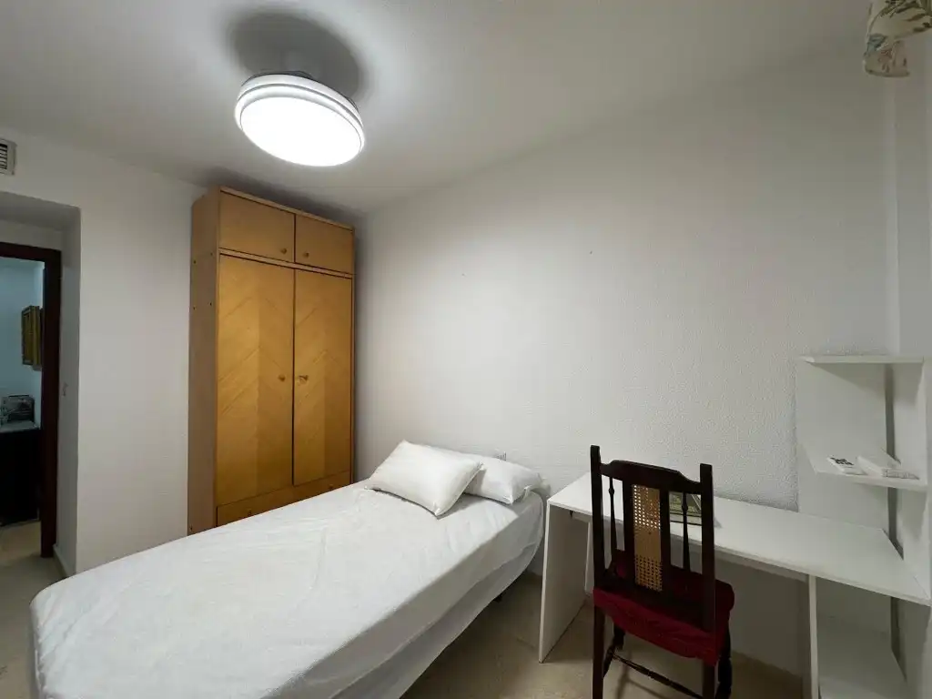 Bedroom of Flat for rent in Córdoba