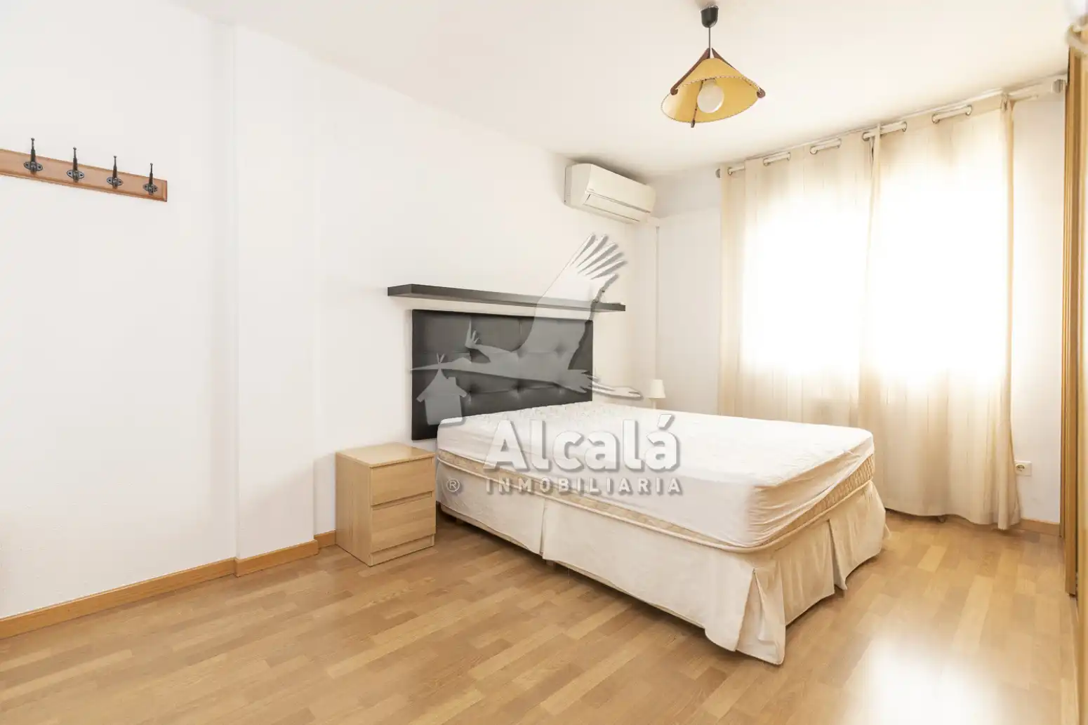 Schlafzimmer von Einfamilien-Reihenhaus zum Verkauf in Alcalá de Henares mit Heizung und Terrasse