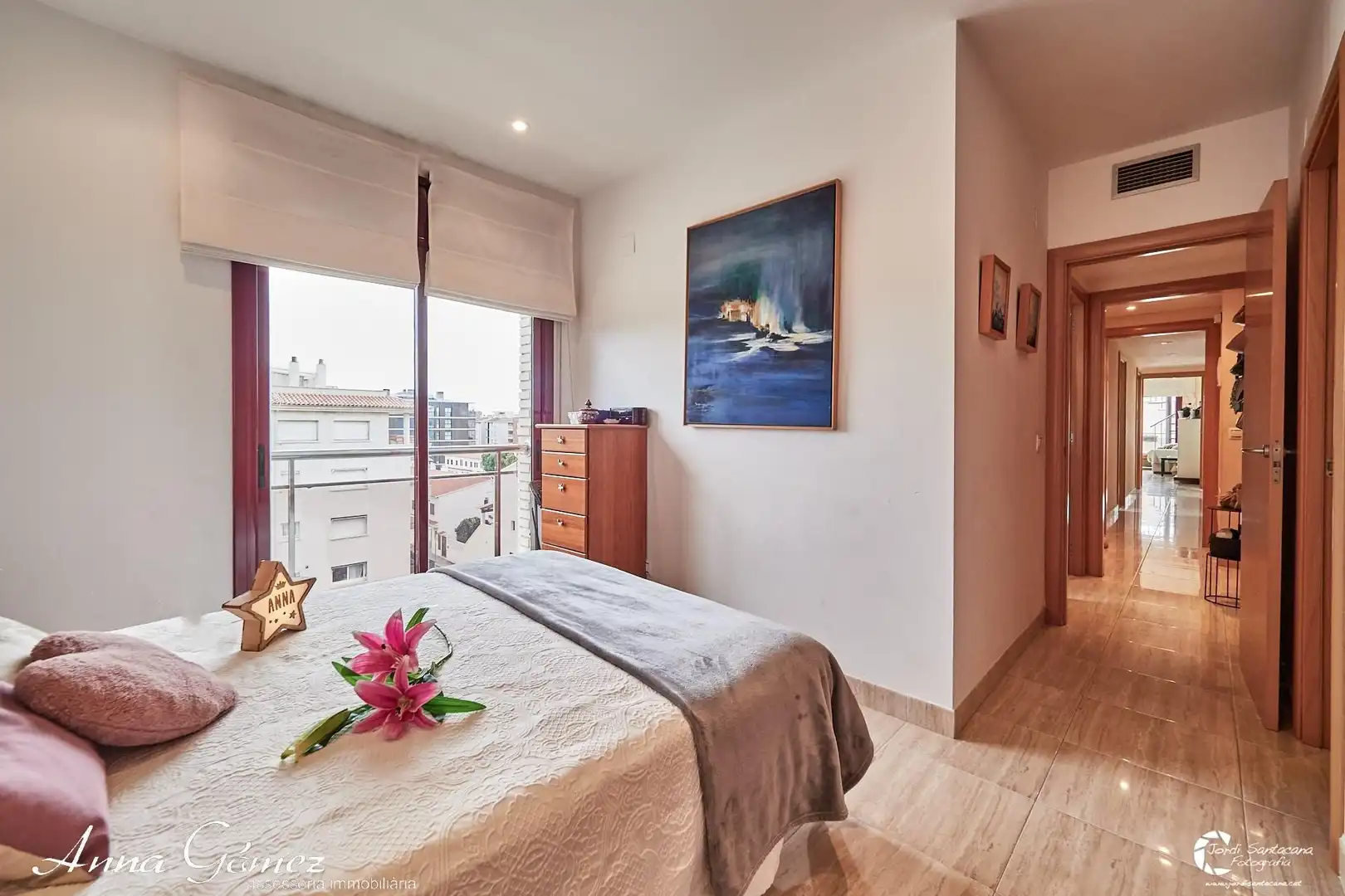 Schlafzimmer von Dachboden zum Verkauf in Calafell mit Heizung, Terrasse und Gemeinschaftspool