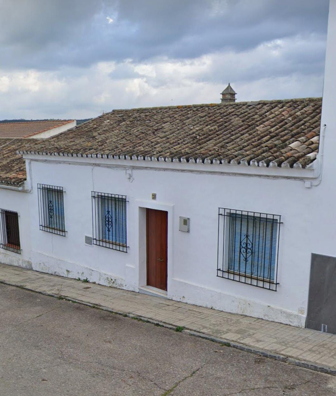 Vista exterior de Casa adosada en venda en Cumbres Mayores amb Jardí privat, Terrassa i Traster