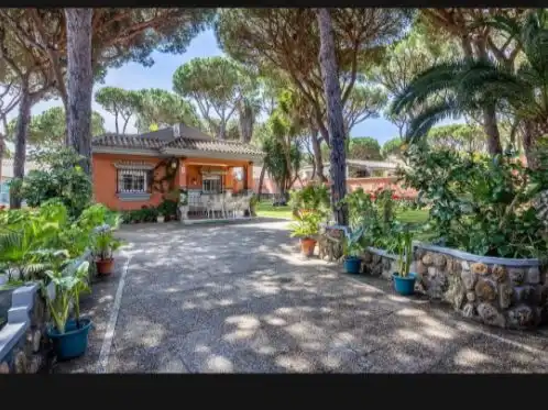 Chalet con jardín en venta en Calle  caballa 0