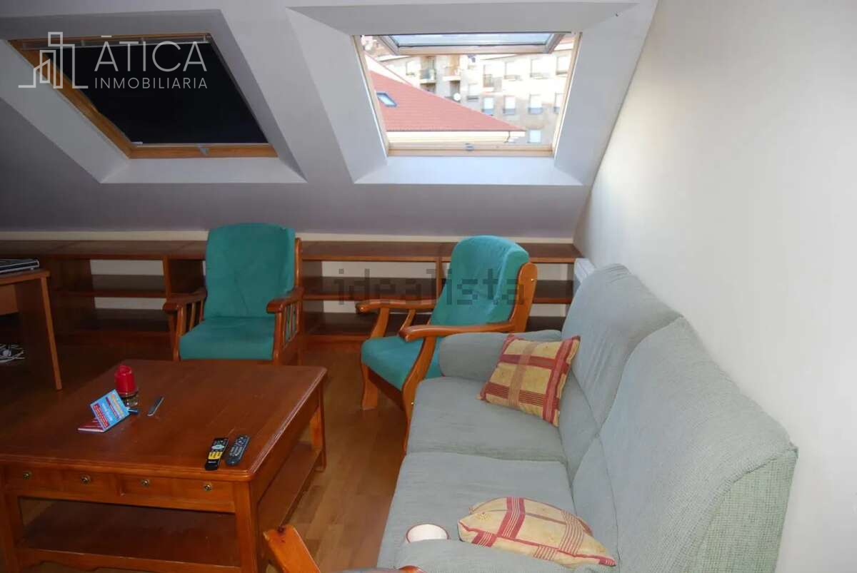 Sala d'estar de Àtic de lloguer en Salamanca Capital amb Calefacció i Moblat