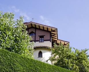 Vista exterior de Casa o xalet en venda en Bilbao  amb Terrassa