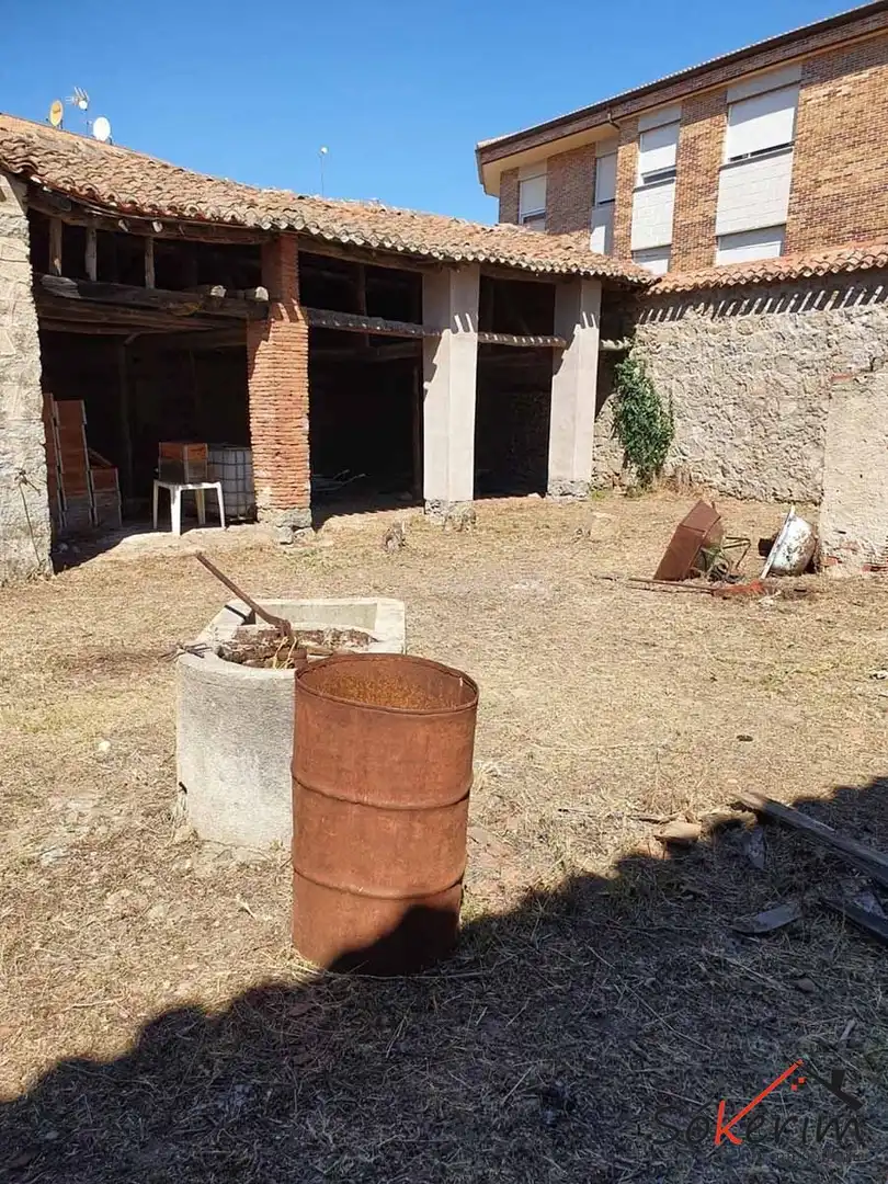 Edifici en venda en Sotillo de la Adrada