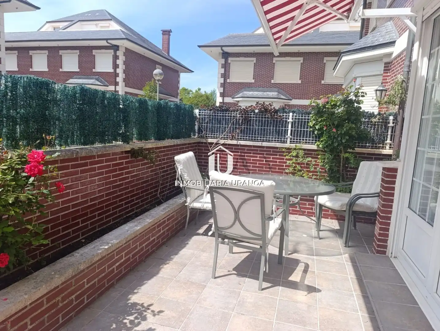 Terrasse von Haus oder Chalet zum Verkauf in Laredo mit Heizung, Terrasse und Möbliert