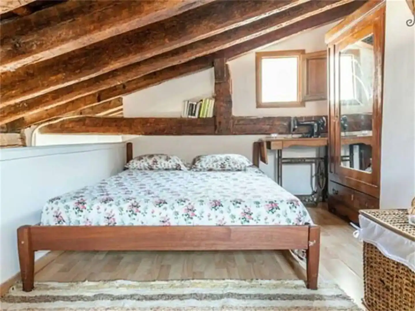 Schlafzimmer von Wohnungen zur Miete in Valencia mit Klimaanlage und Möbliert