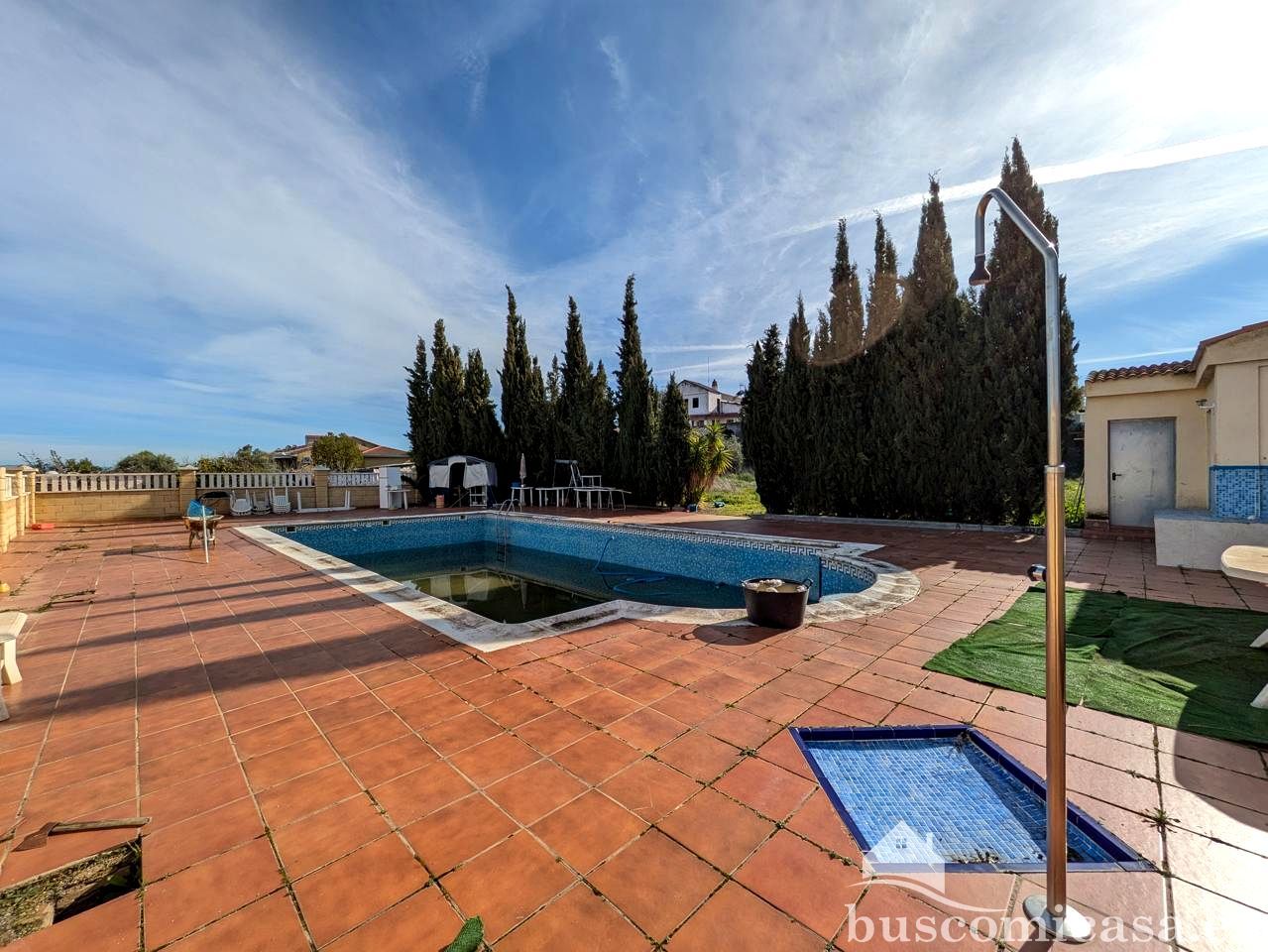 Piscina de Nau industrial en venda en Linares